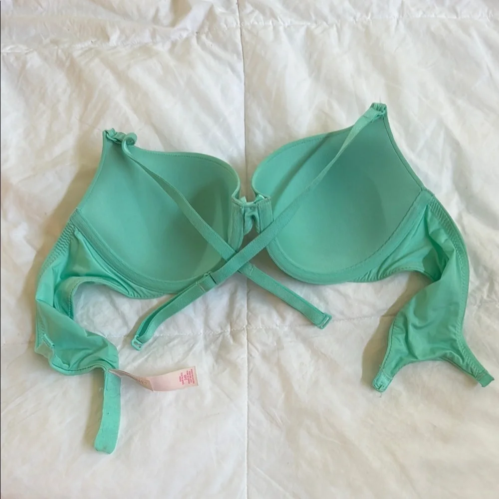 Victoria's Secret Mint Green Underwire Bra - Picture 3 of 4